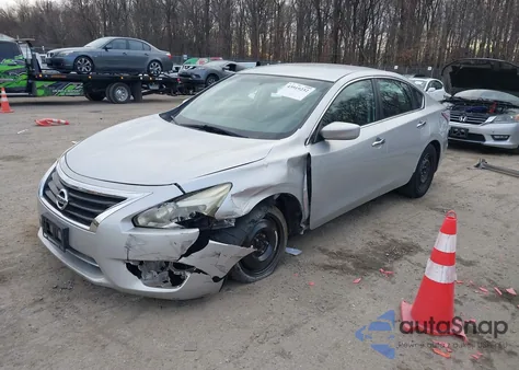 2015 Nissan Altima 2.5 S из США, поврежденный, VIN 1N4AL3AP3FC136399